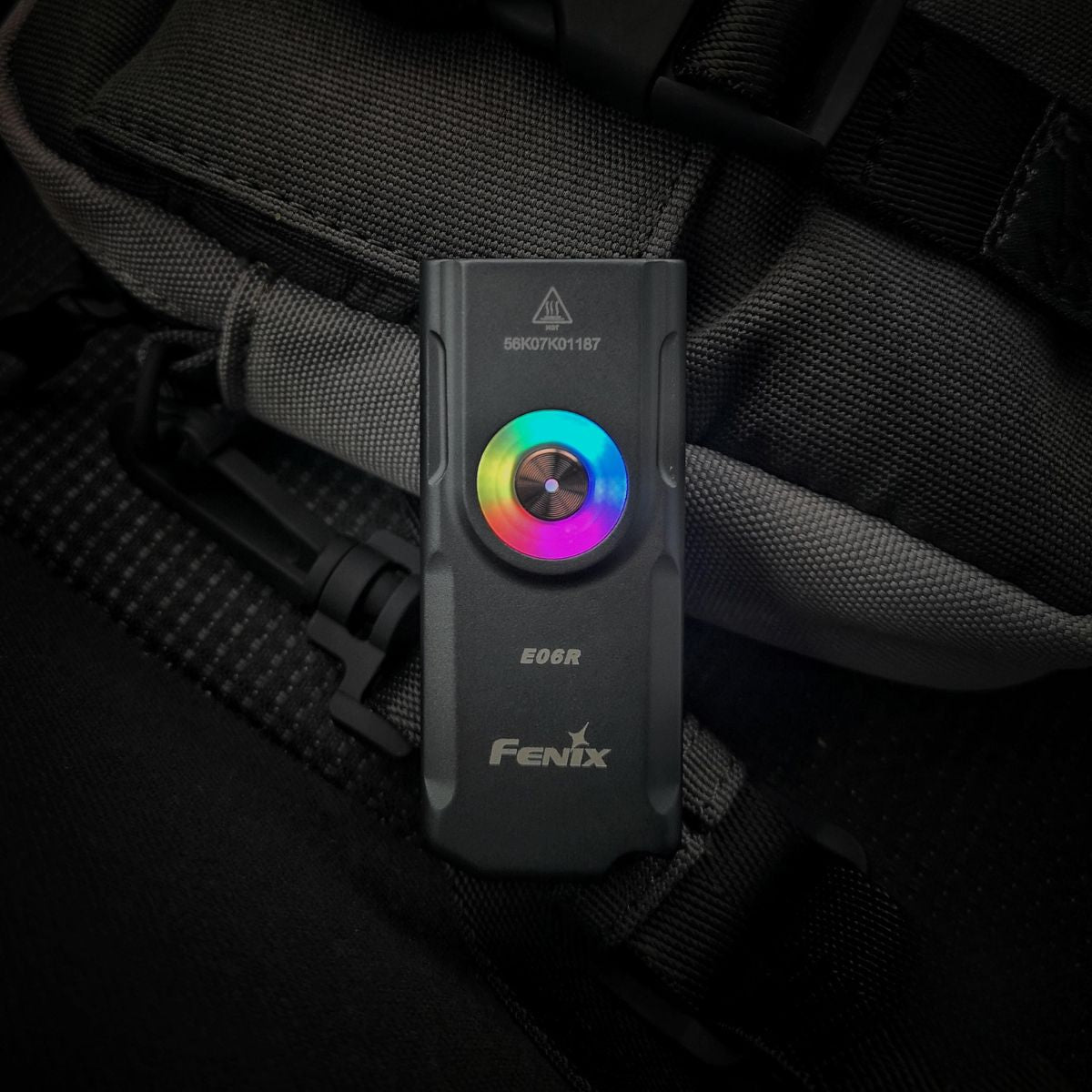 Fenix E06R – Многофункционален фенер с UV и червен лазер